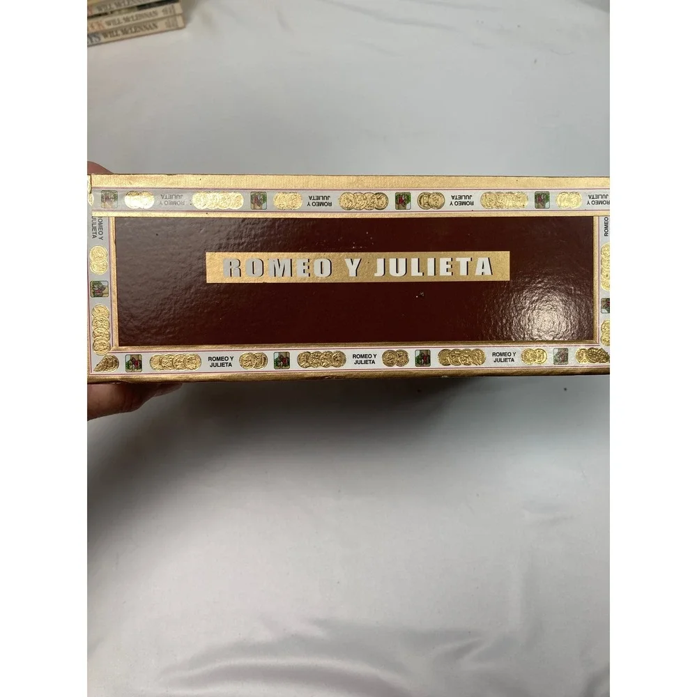 Collectible Cigar Box Romeo y Julieta Reserve Empty Home Decor Storage Keepsake